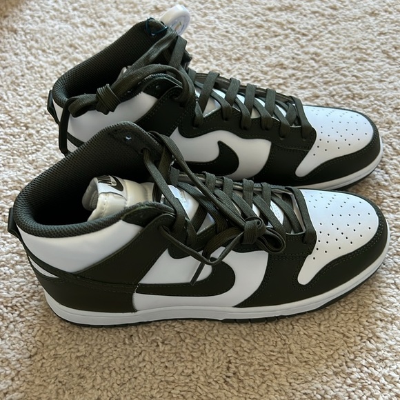 Men’s Nike Dunk High - Picture 3 of 9